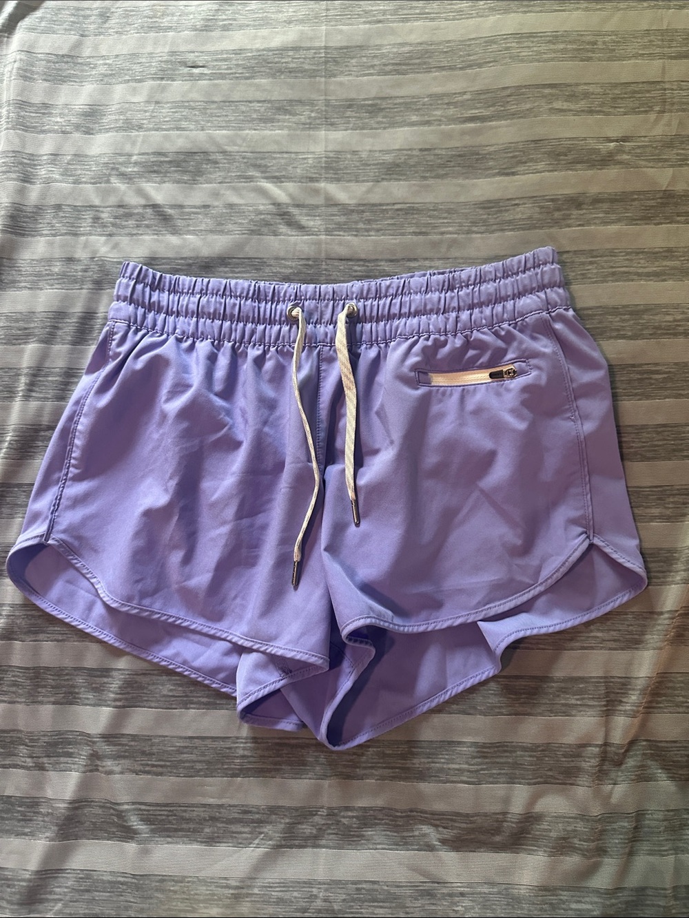 Vuori Women's Clementine Lavender Athletic Shorts with Drawstring Small - Picture 8 of 8